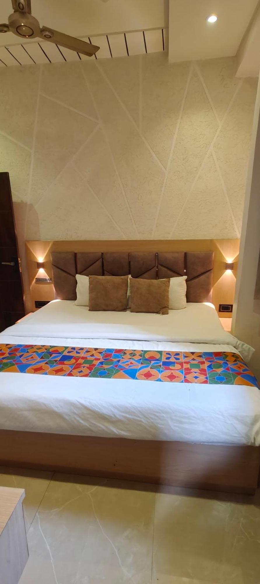 Hotel Ambika Dx Gwalior Exterior photo
